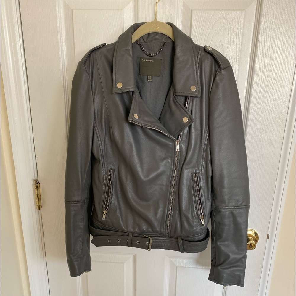 Leather Moto Jacket!
Size 8